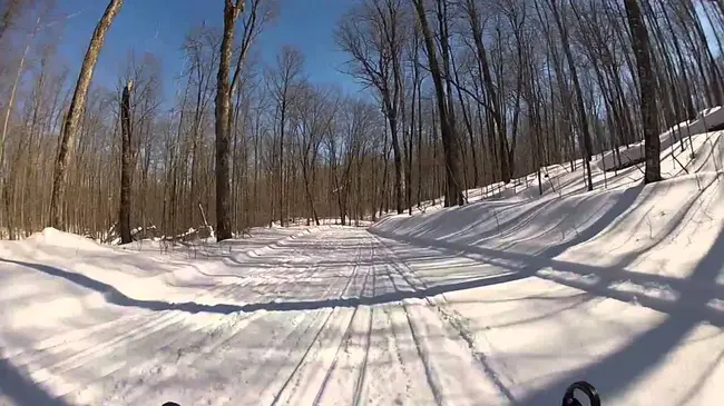 Ossipee Valley Snowmobile Club : 奥西佩谷摩托雪橇俱乐部