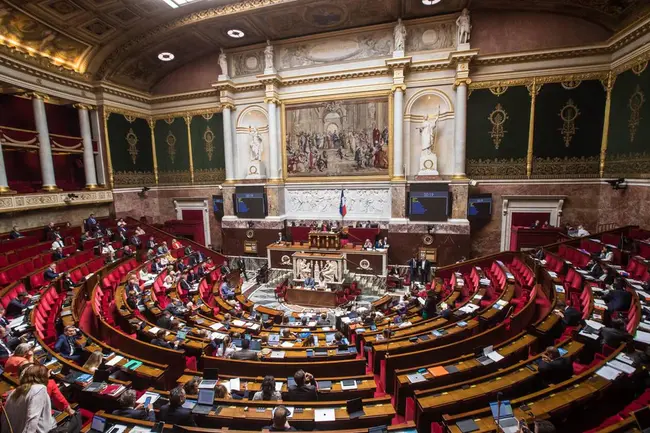 Parlement jeunesse du Québec : 魁北克青年议会