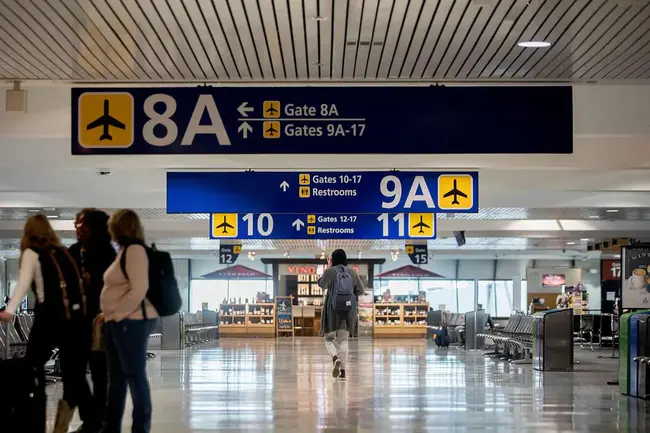 Oakland Airport Connector : 奥克兰机场连接器