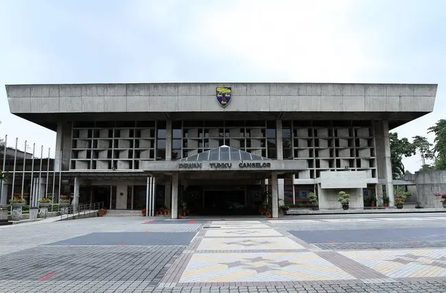 Universiti Malaysia Kelantan : 吉兰丹大学