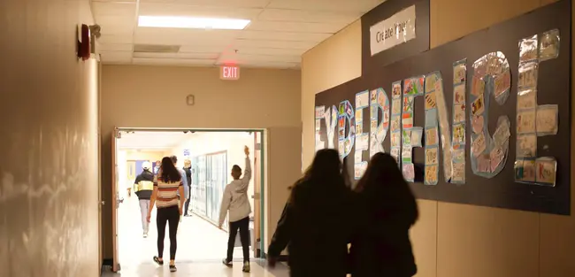 South Dakota School for the Deaf : 南达科他聋人学校