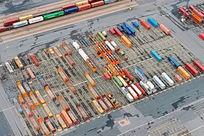 Lomé Container Terminal : 洛姆集装箱码头