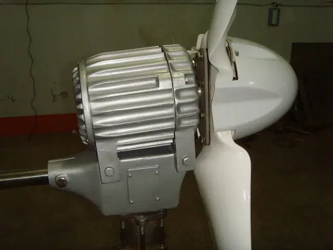 Small Wind Turbine System : 小型风力发电机组