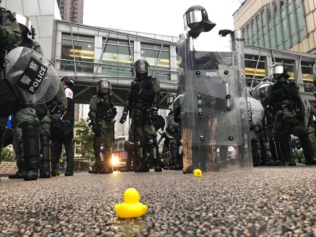 Hong Kong Violence : 香港暴力